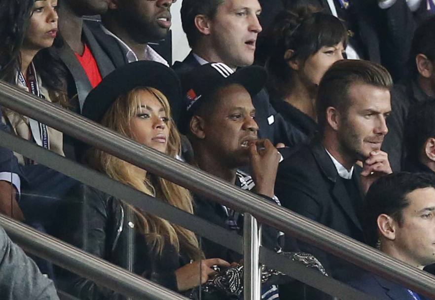 Anche Beckham accanto alla coppia. LaPresse